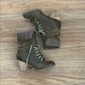 Chelsea crew olive and cork pullover booties 39/8